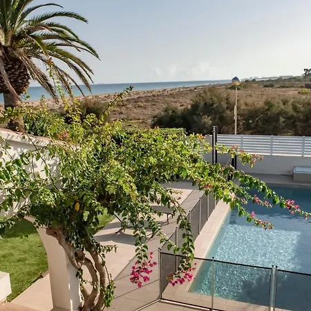Guestready - Amazing Beachfront Dwelling