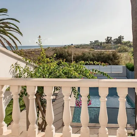 シャレー Guestready - Amazing Beachfront Dwelling *