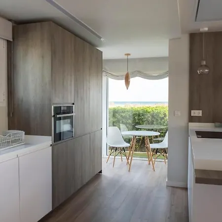 Guestready - Amazing Beachfront Dwelling シャレー サグント