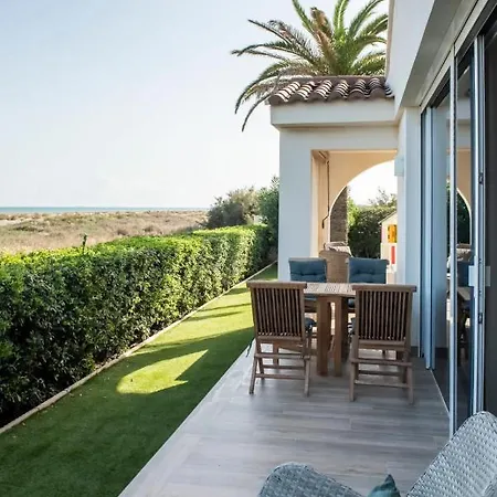 Guestready - Amazing Beachfront Dwelling サグント