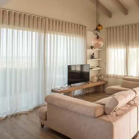 Guestready - Amazing Beachfront Dwelling シャレー