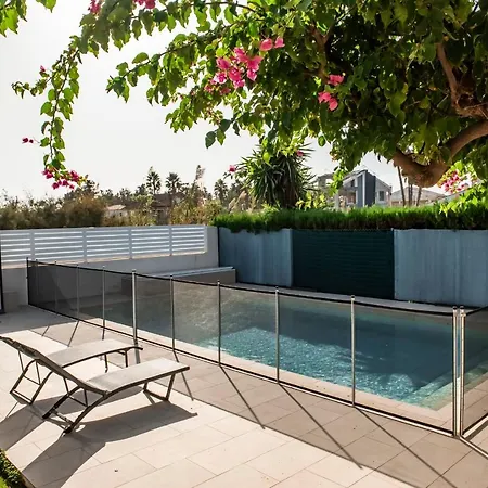 Guestready - Amazing Beachfront Dwelling シャレー *